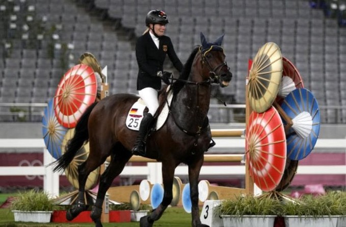 말을 안 듣는 말... 근대5종 독일...